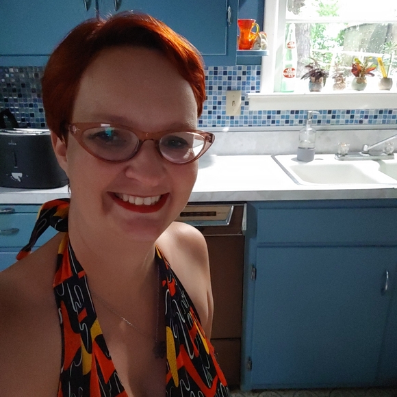 Meet your Posher, Yvonne - Picture 4 of 4